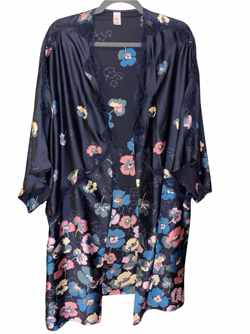 VICTORIA'S SECRET SOFT SATIN FLORAL DETAILED MULTICOLOR KIMONO ROBE
MEDIUM/LARGE